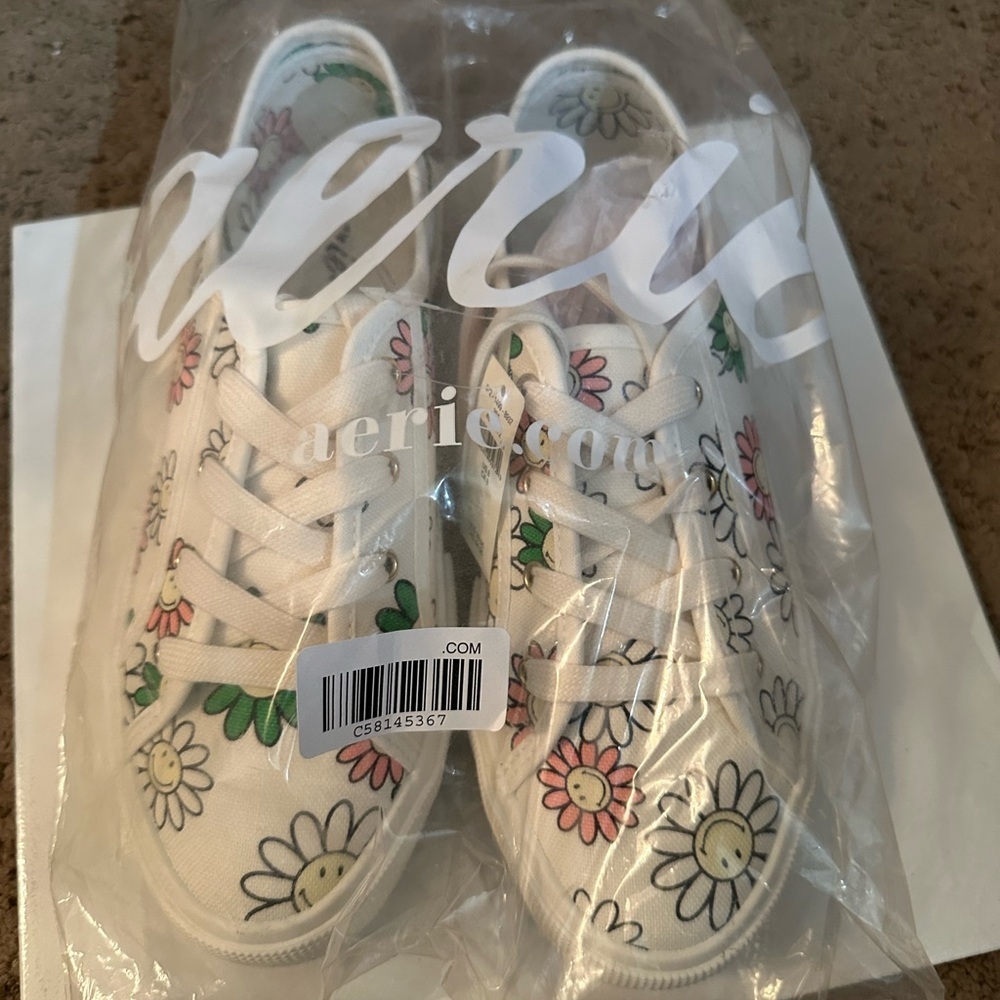 Aerie White Floral Sneakers - Picture 2 of 8